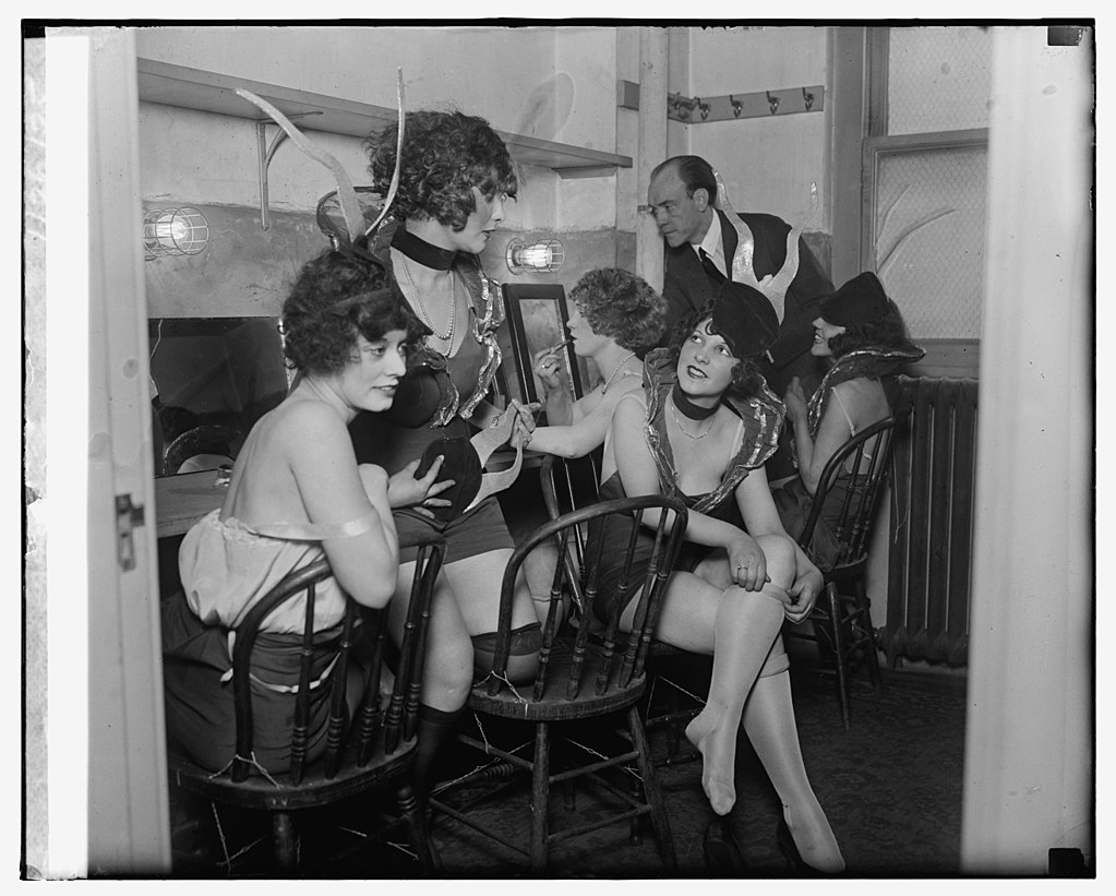 Earl Carroll instructing girls in vanities, 1-26-25.jpg