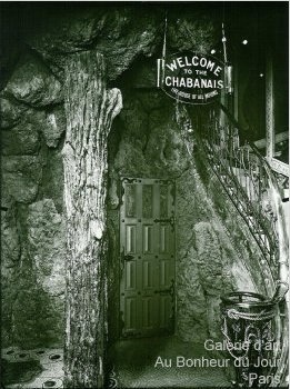 THE ENTRANCE HALL WAS DESIGNED AS A BARE STONE CAVE; THE BEDROOMS WERE LAVISHLY DECORATED, MANY IN THEIR OWN STYLE: MOORISH, HINDU, JAPANESE, POMPEII OR IN THE STYLE OF LOUIS XVI.