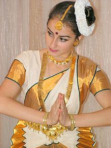 File:Dancer in Sari.jpg