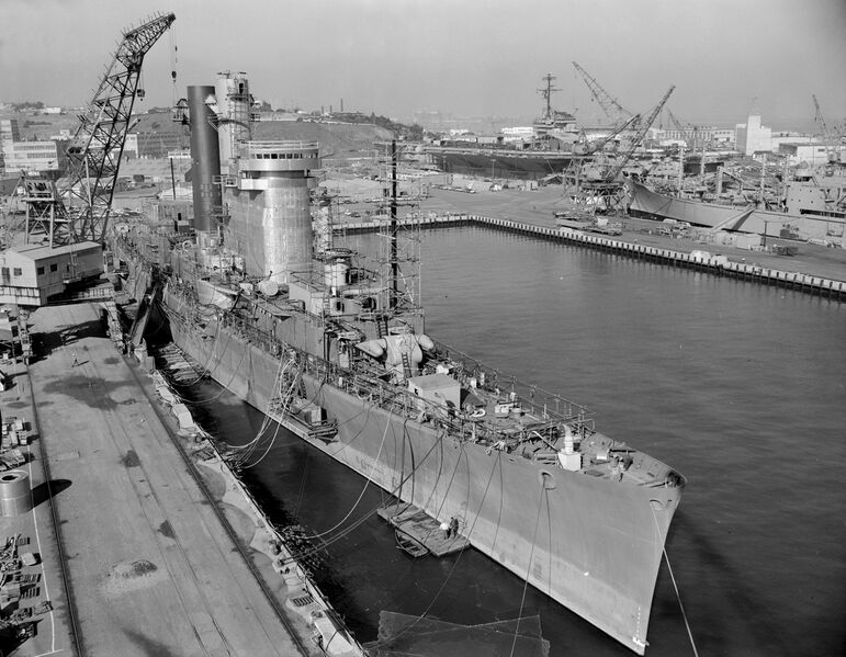File:CG-11 USS Chicago at Hunters Point.jpeg