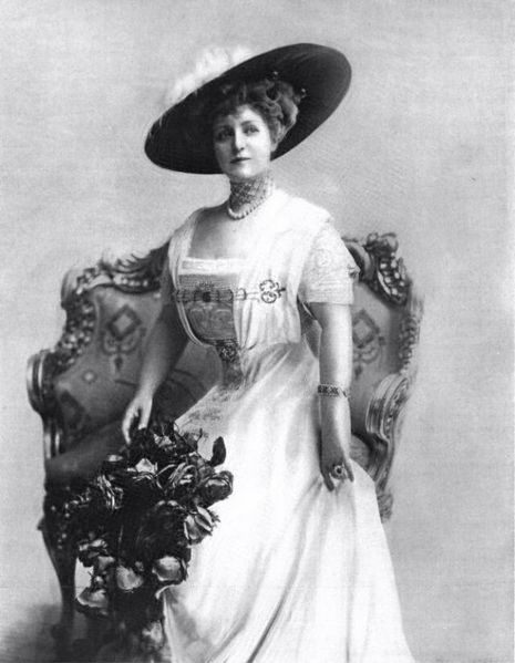File:LillianRusselStanding.jpg