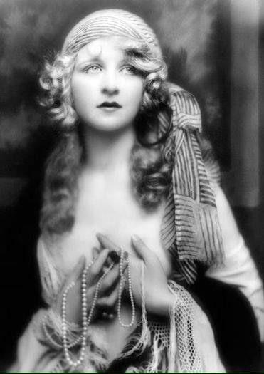 Ziegfeld-MyrnaDarby-01.jpg