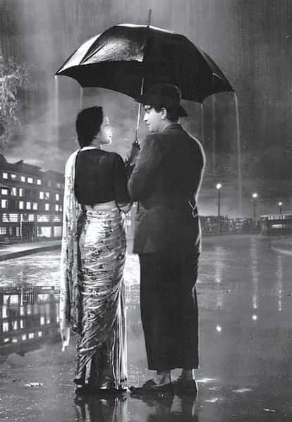 File:Wet sari.jpg