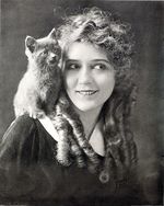 Mary Pickford 1916.jpeg