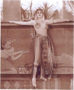 Theda Bara as Cleoprata