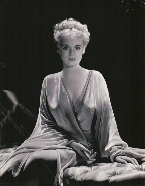 File:Marie Wilaon-p03.jpg