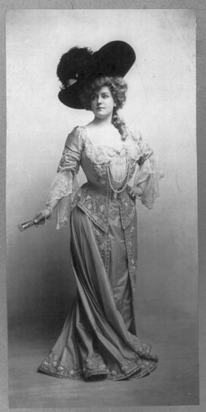 File:LillianRussellStanding.jpg
