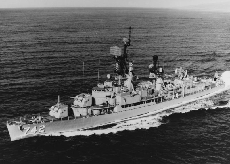 File:USS Kopx DDR-742.jpg