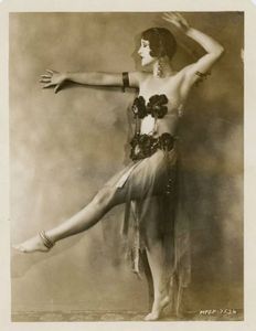 JoanCraford-1926.jpg