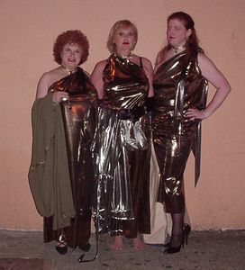 loRRett, RRannova and ssaRRah wearing an Infinity dress in different modes