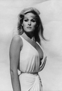 Ursula Andress.jpg