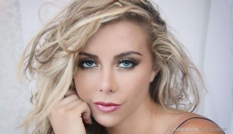 LaurenaLacy-02.jpg