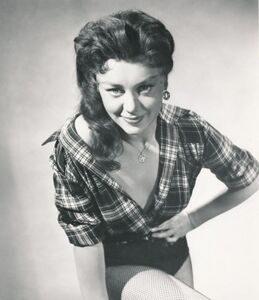 Glynis-johns-9.jpg