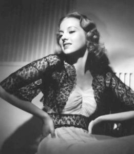Evelyn-Keyes-003.Jpg