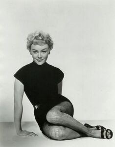 Glynis-johns-6.jpg