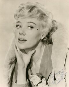 Glynis-johns-14.jpg