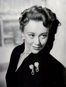 Glynis-johns-12.jpg