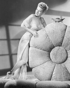 Evelyn-Keyes-001.Jpg